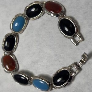 Signed Stone Oval Cabochon Bracelet Silver Tone Liz Claiborne Blue Black 8"‎